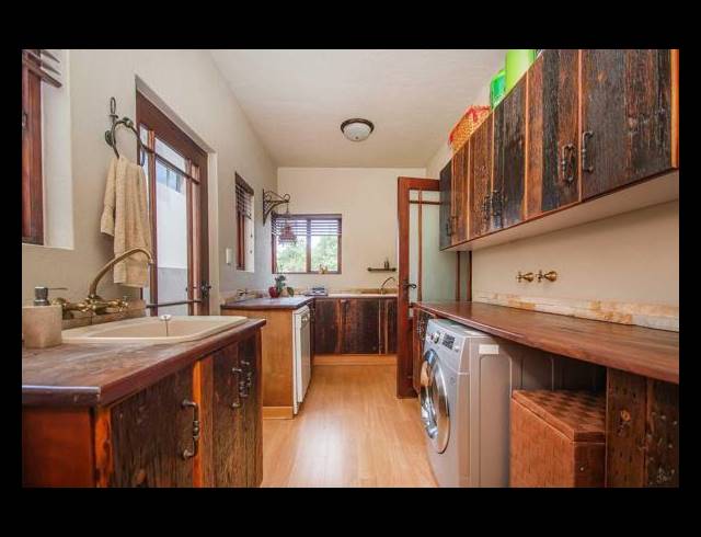 5 BEDROOM HOUSE FOR SALE IN FEATHERBROOKE ESTATE